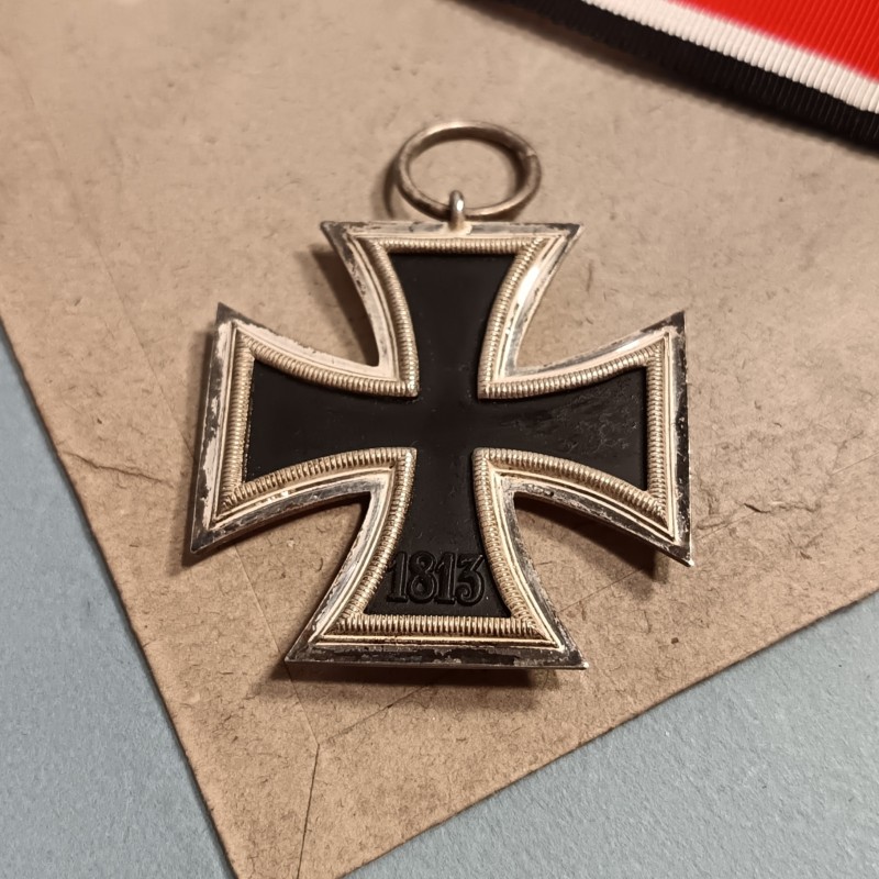 CROIX DE FER ALLEMANDE DE 2ème CLASSE 1939 MILITARIA ALLEMAND WW2 IRON CROSS 1939-1945 AVEC SA POCHETTE